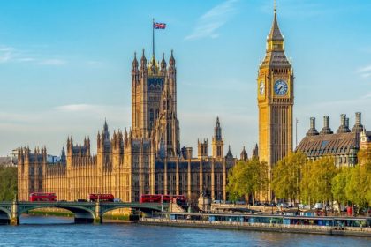 record-number-of-britons-fell-for-financial-frauds-in-2024,-but-total-loss-didn’t-increase