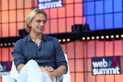 revolut-eyes-israel-expansion:-engages-with-regulator-to-become-a-“lean-bank”