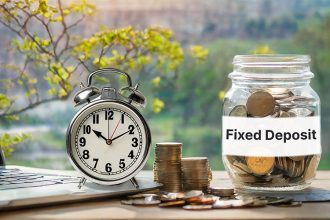 savings-account-vs-fixed-deposits:-which-is-better-in-2025?
